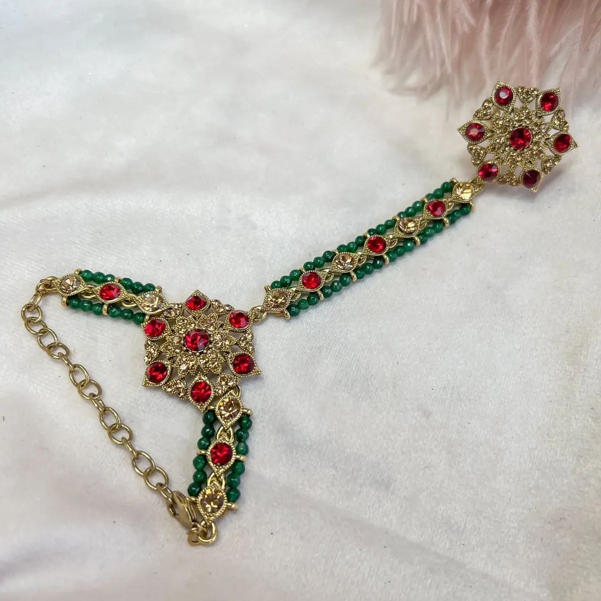 Amara Redd/Green Hand Harness
