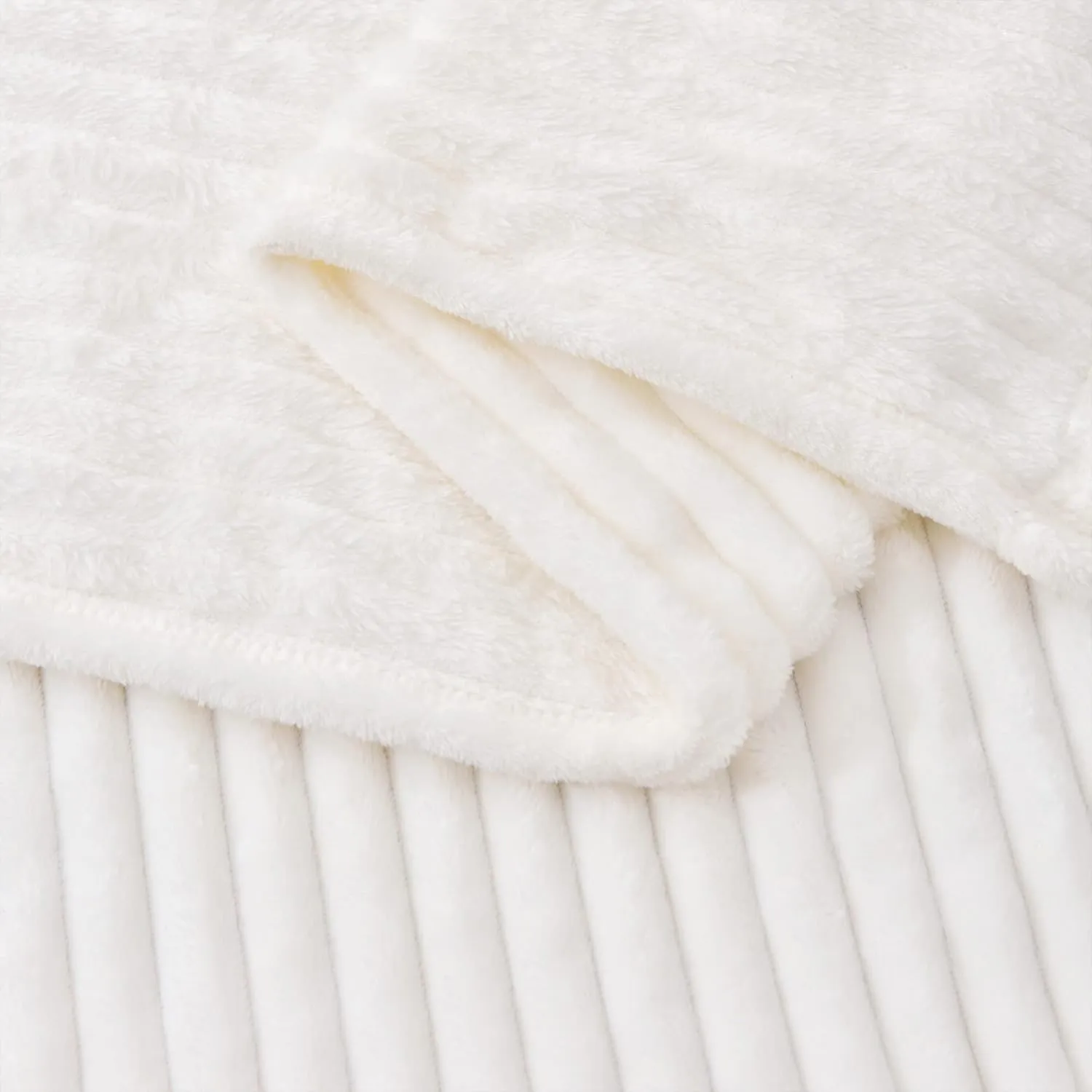 BEDELITE Fleece Throw Blanket for Couch – 3D Ribbed Jacquard Soft and Warm Decorative Fuzzy Blanket – Cozy, Fluffy, Plush Lightweight Off White Throw Blankets for Bed, Sofa, 50x60 inches