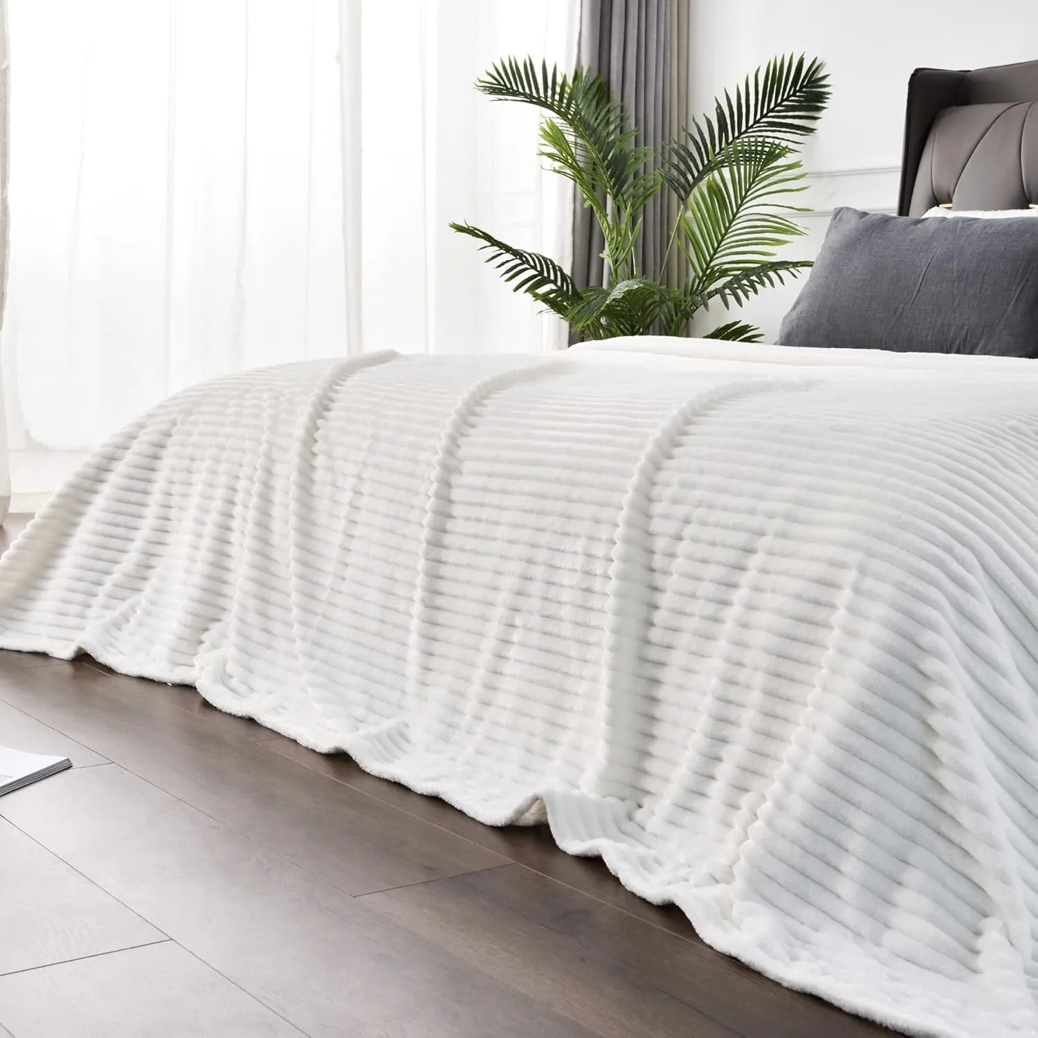 BEDELITE Fleece Throw Blanket for Couch – 3D Ribbed Jacquard Soft and Warm Decorative Fuzzy Blanket – Cozy, Fluffy, Plush Lightweight Off White Throw Blankets for Bed, Sofa, 50x60 inches