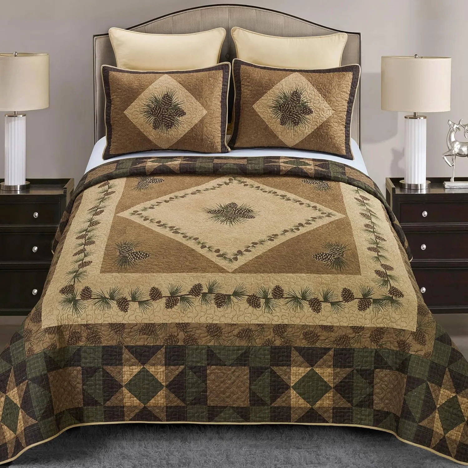 Donna Sharp Queen Bedding Set - 4 Piece - Antique Pine Lodge Quilt Set with Queen Quilt, Two Standard Pillow Shams and One Decorative Pillow - Machine Washable