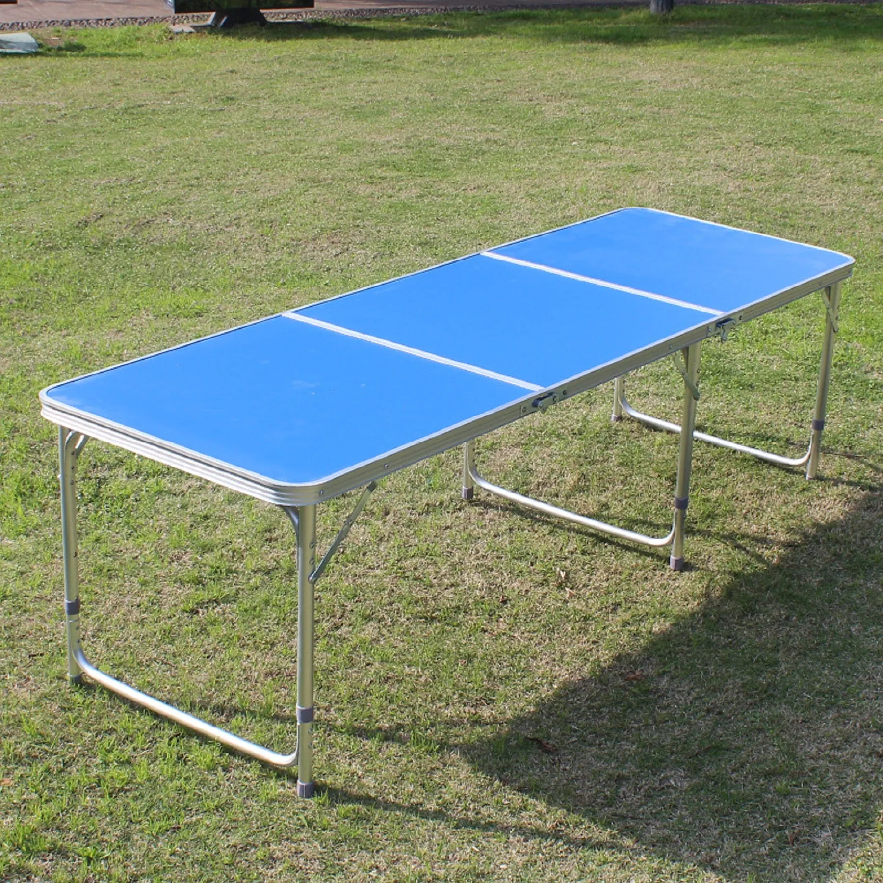 Folding table
