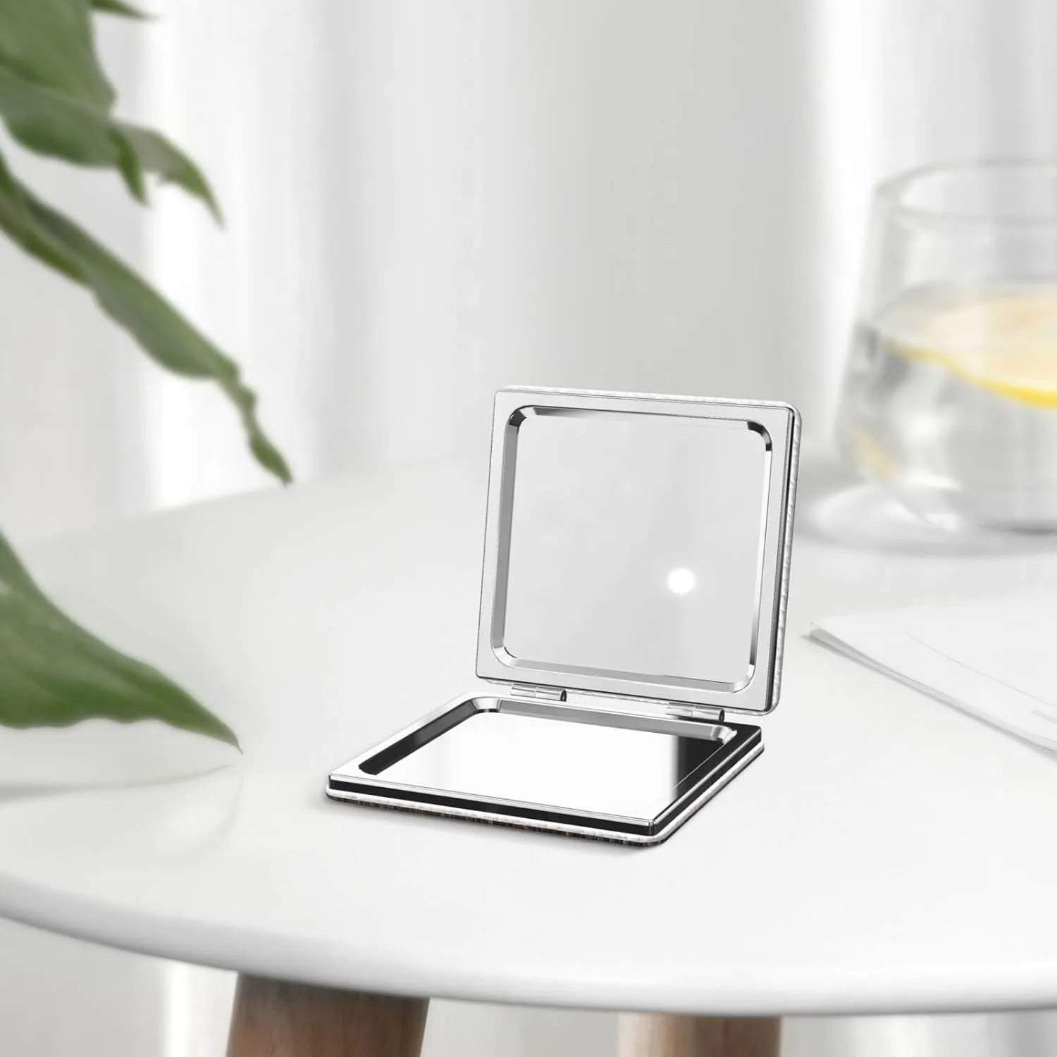 Holiday Home Deer Hunting Printed Square Pocket Makeup Mirror with 1X/2X Magnification, Portable Mini Travel Makeup Mirror for Travel Daily Work Beauty